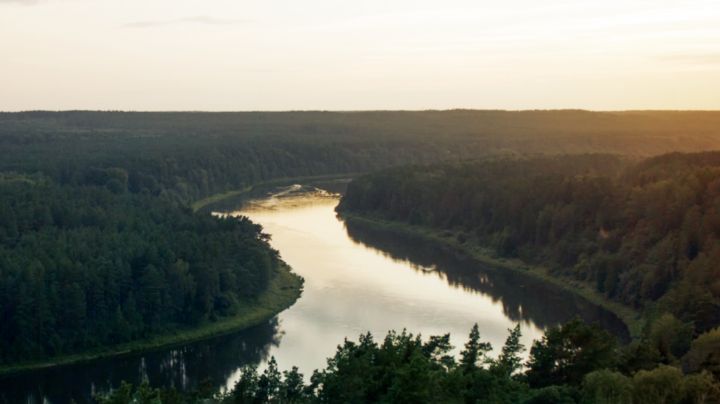 Filmstill: Chronos – Fluss der Zeit