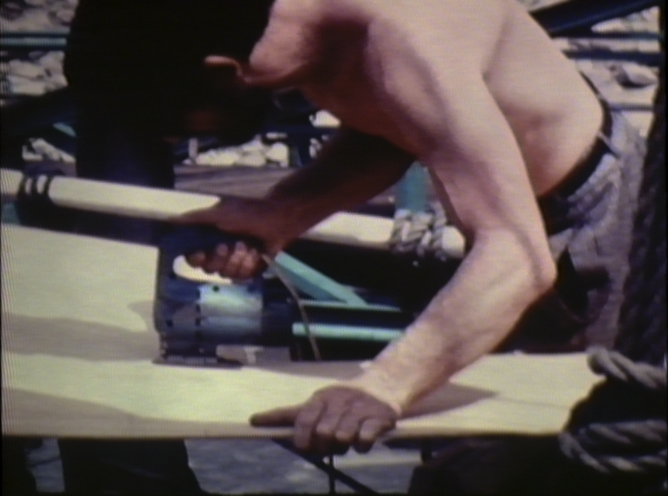 Filmstill: Eine Stadt verliert ihre Fassung